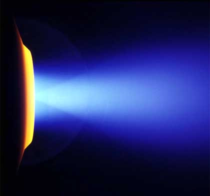 Lichtbogentriebwerk: 30.000 Grad heißer Treibstoff