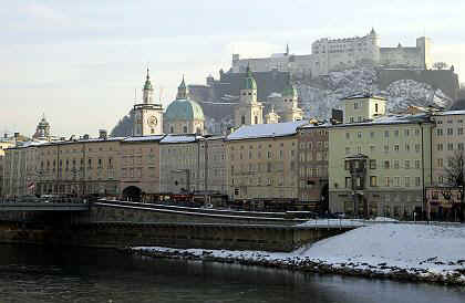 Salzburg: In der Altstadt zerstrt  kein einziges modernes Gebude die in sich geschlossene  Illusionswelt
